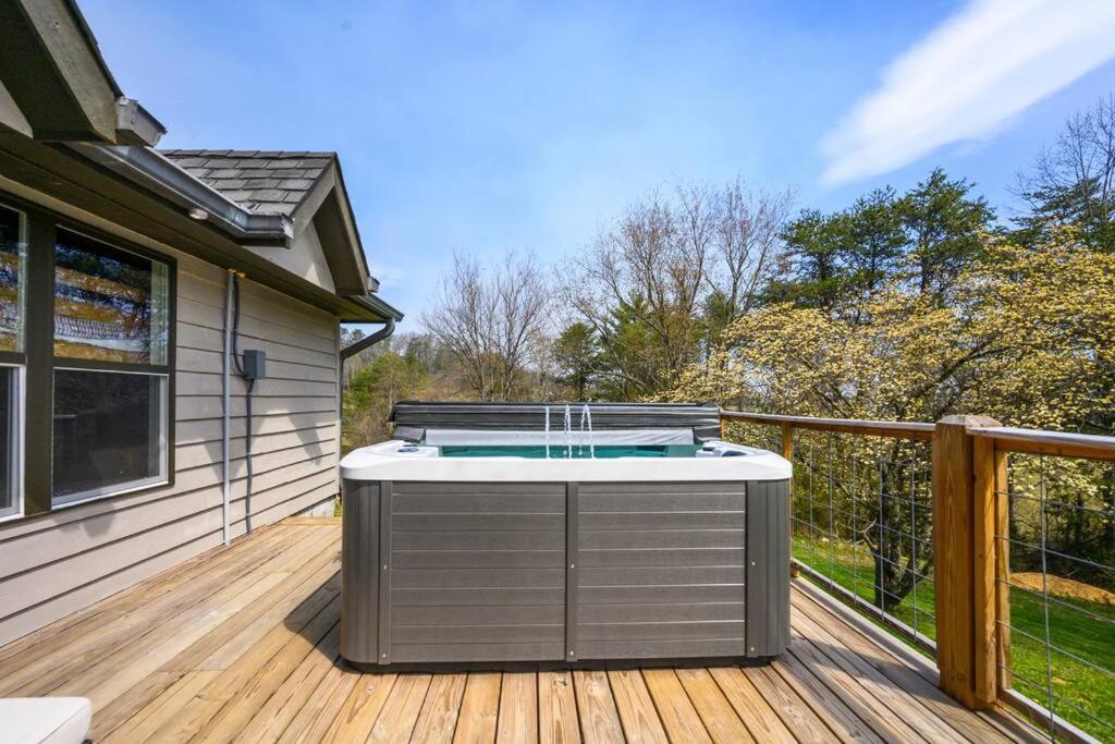 Crestview Estate 5 Acres-Heated Pool-5Min To Strip Βίλα Pigeon Forge Εξωτερικό φωτογραφία